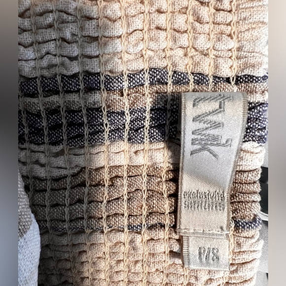 Cropped button up linen tank - Picture 3 of 3